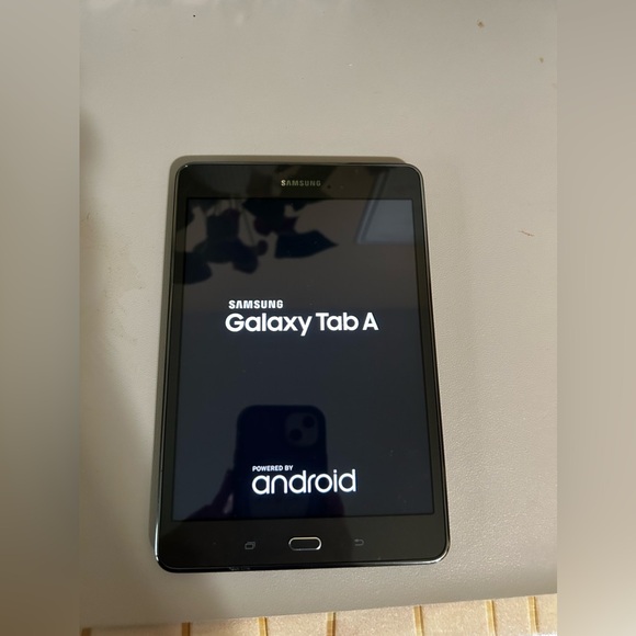 Samsung Galaxy Tab A Excellent Condition - Picture 7 of 7